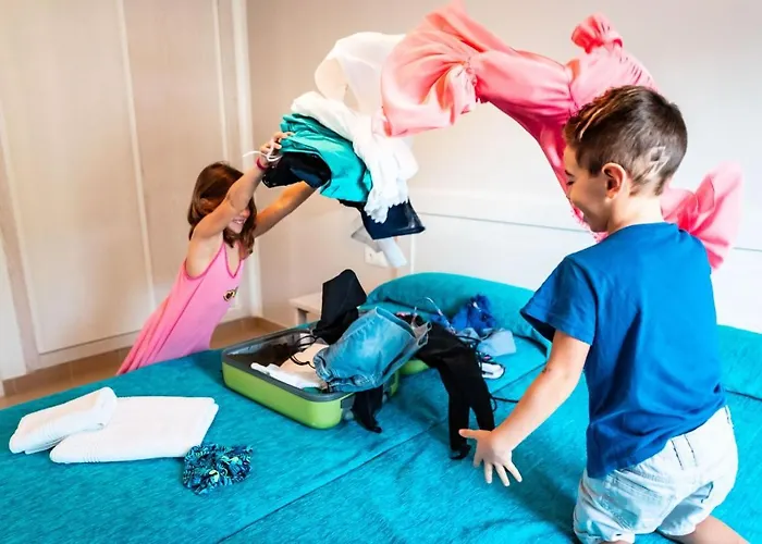 Seth Mestral & Llebeig מלון דירות 4*