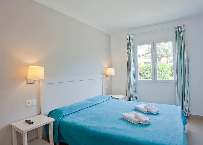 Seth Mestral & Llebeig