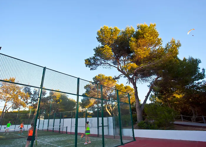 Seth Mestral & Llebeig מלון דירות 4*