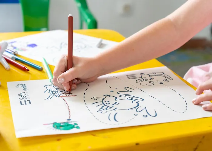 Seth Mestral & Llebeig מלון דירות Santo Tomás