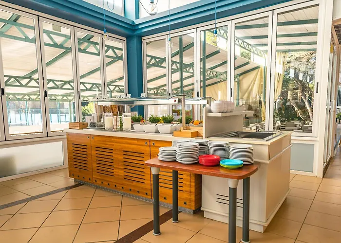 Seth Mestral & Llebeig מלון דירות 4*